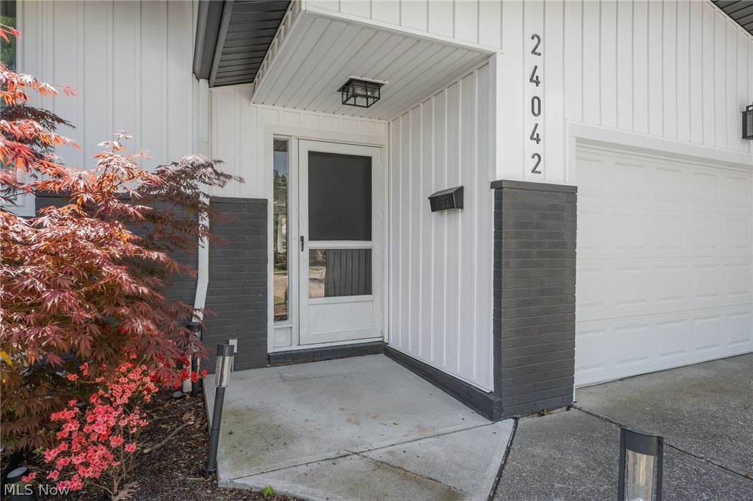 24042 Greenlawn Avenue Beachwood OH 44122