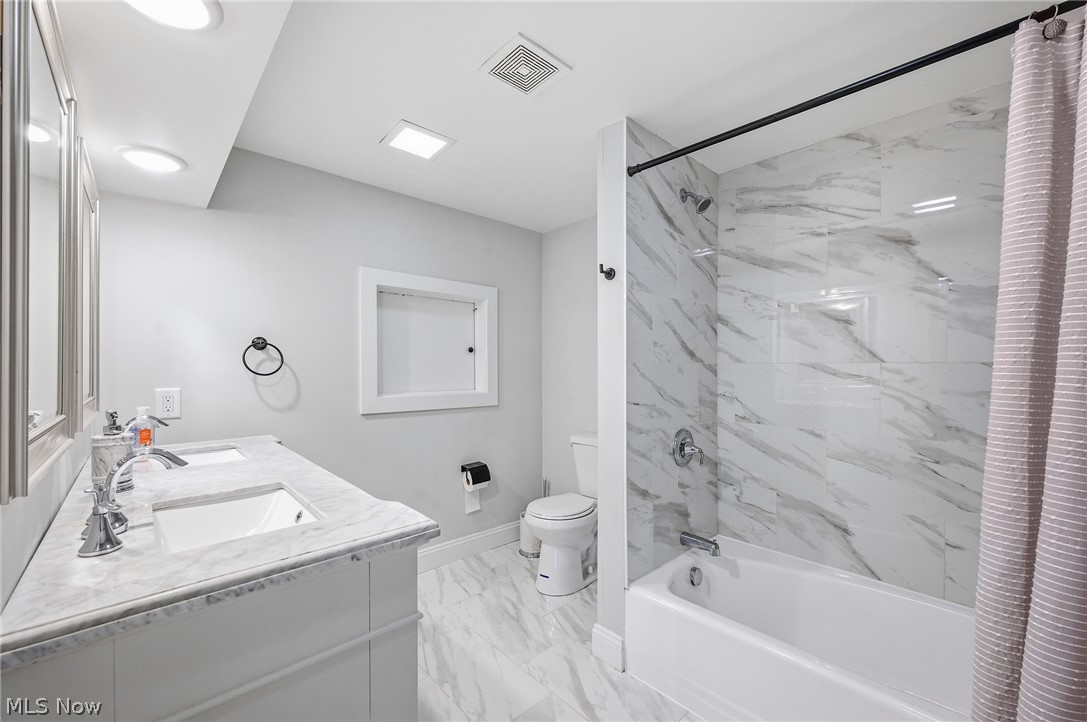 24042 Greenlawn Avenue Beachwood OH 44122