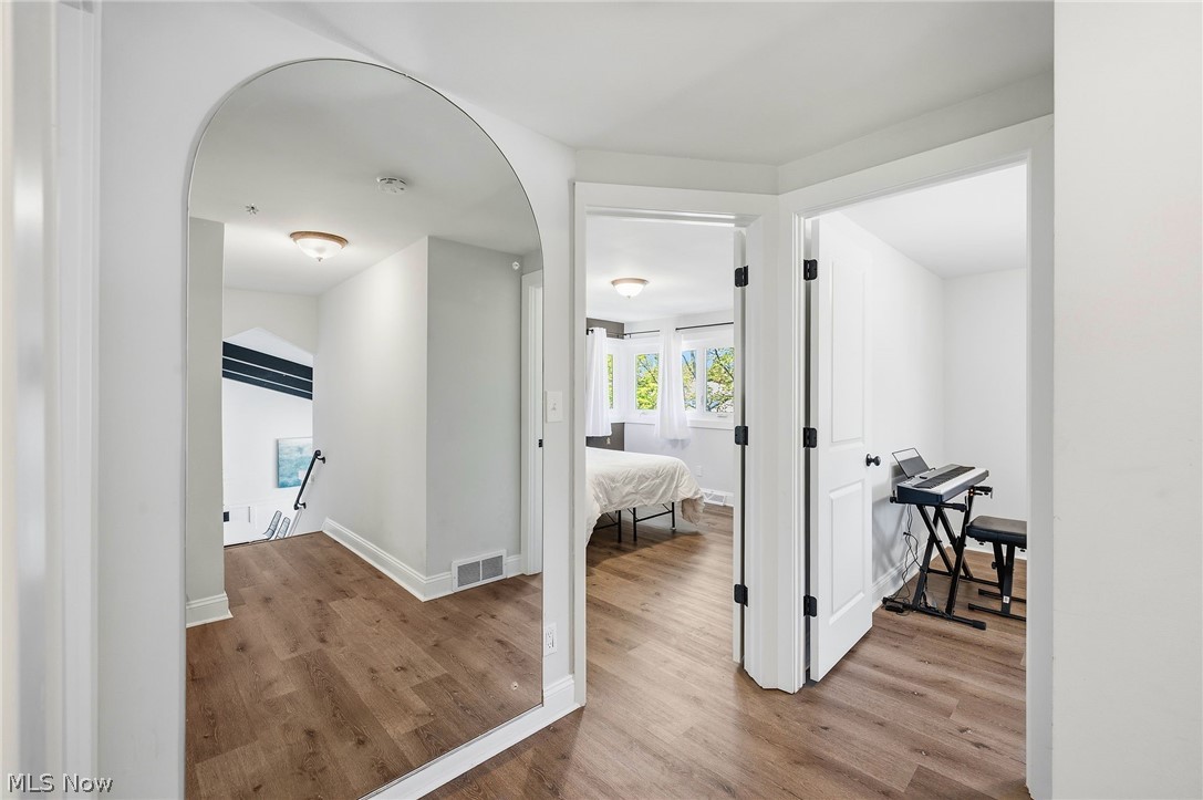 24042 Greenlawn Avenue Beachwood OH 44122