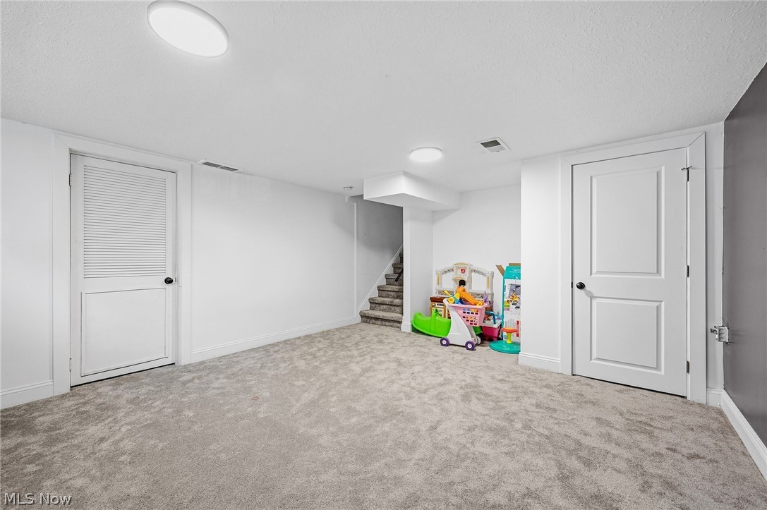 24042 Greenlawn Avenue Beachwood OH 44122