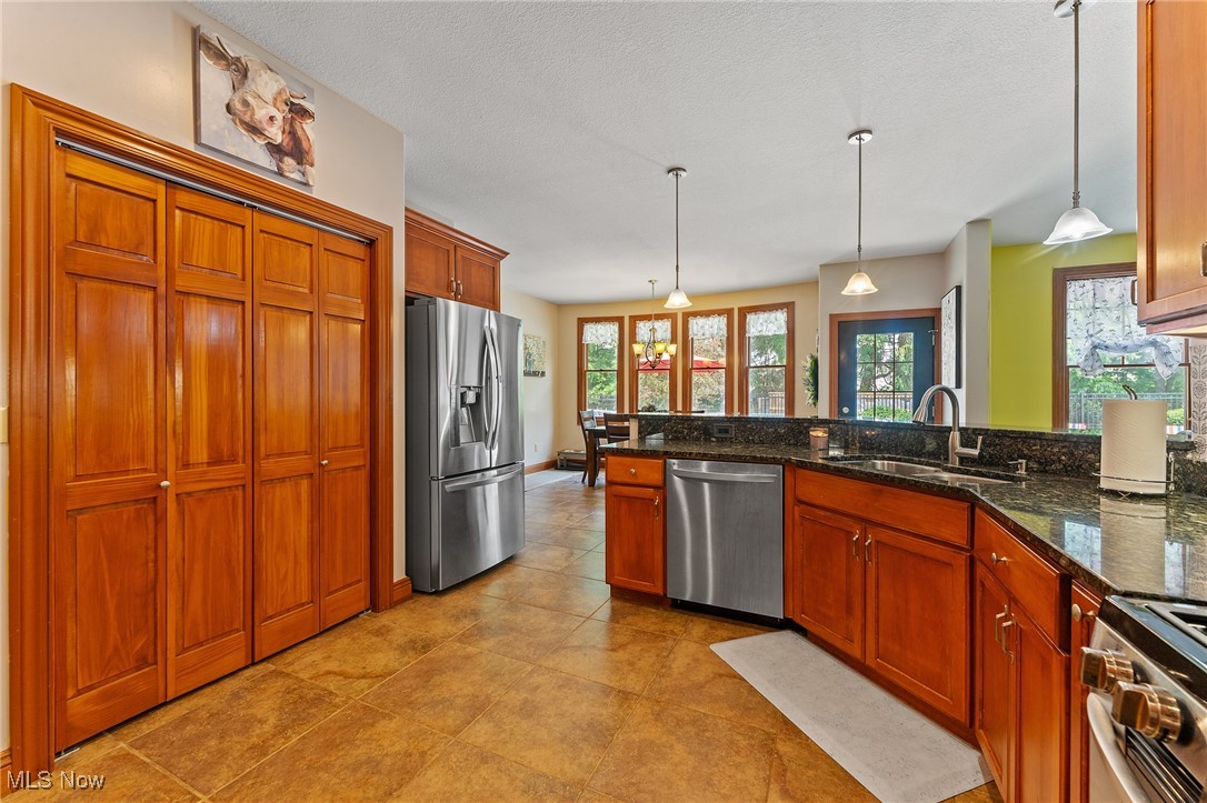 8905 South Street SE Warren OH 44484