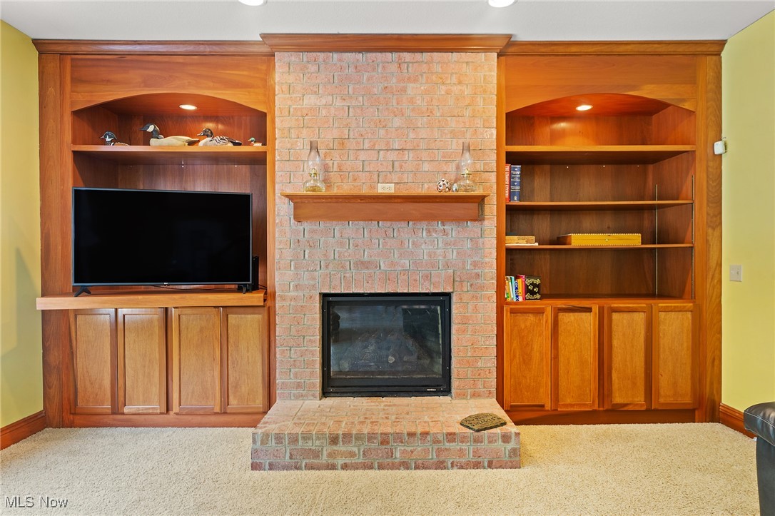 8905 South Street SE Warren OH 44484