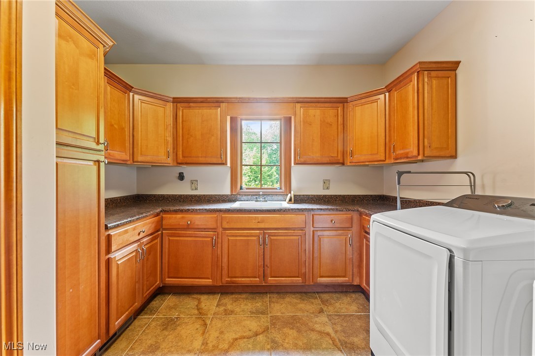 8905 South Street SE Warren OH 44484