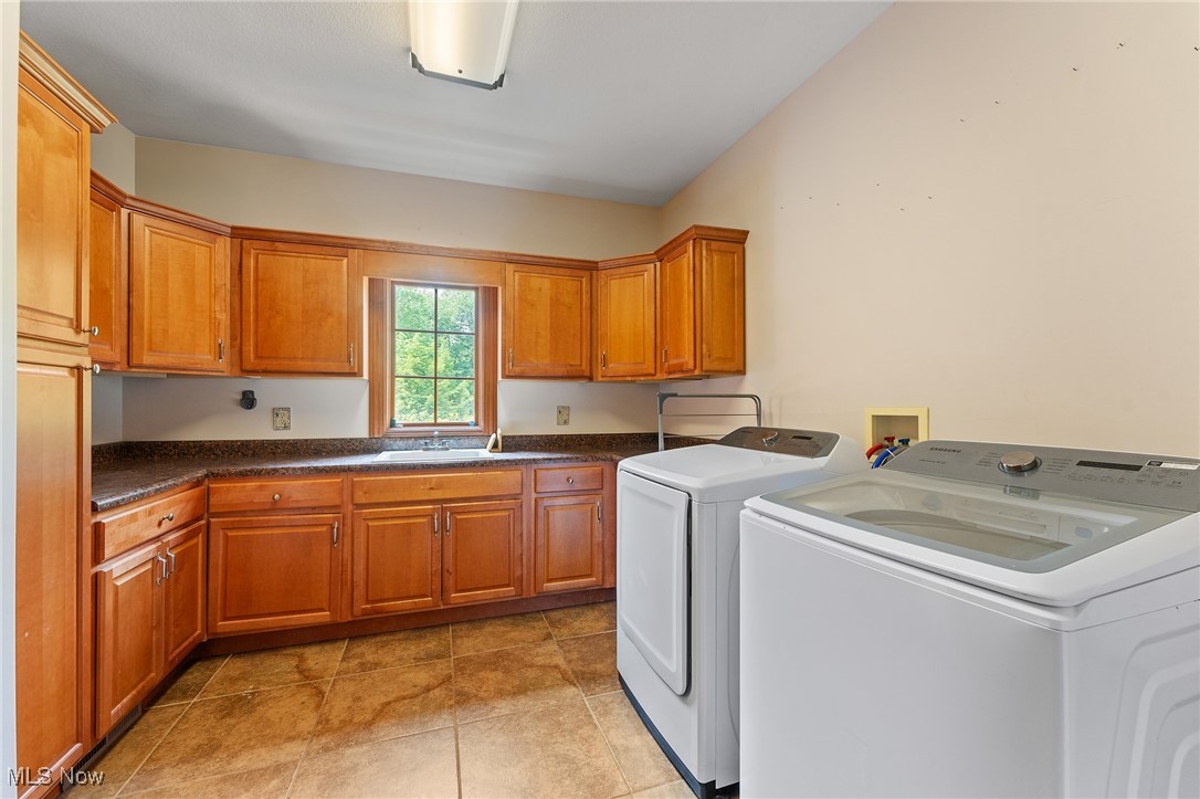 8905 South Street SE Warren OH 44484