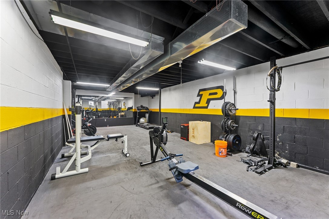 8905 South Street SE Warren OH 44484