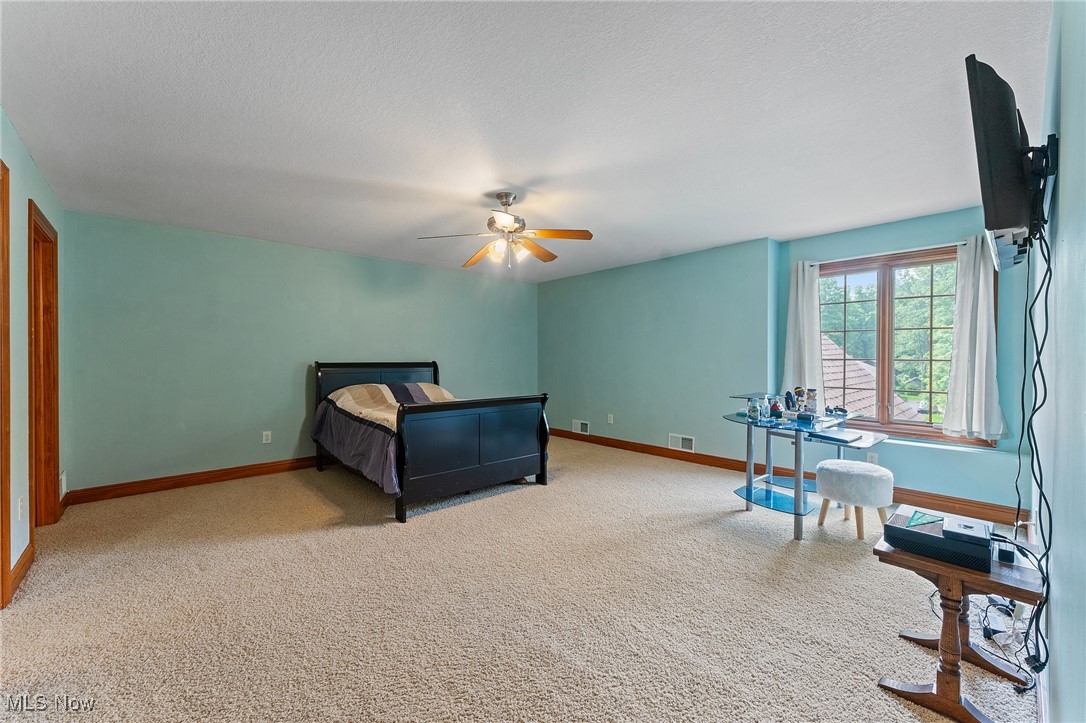 8905 South Street SE Warren OH 44484