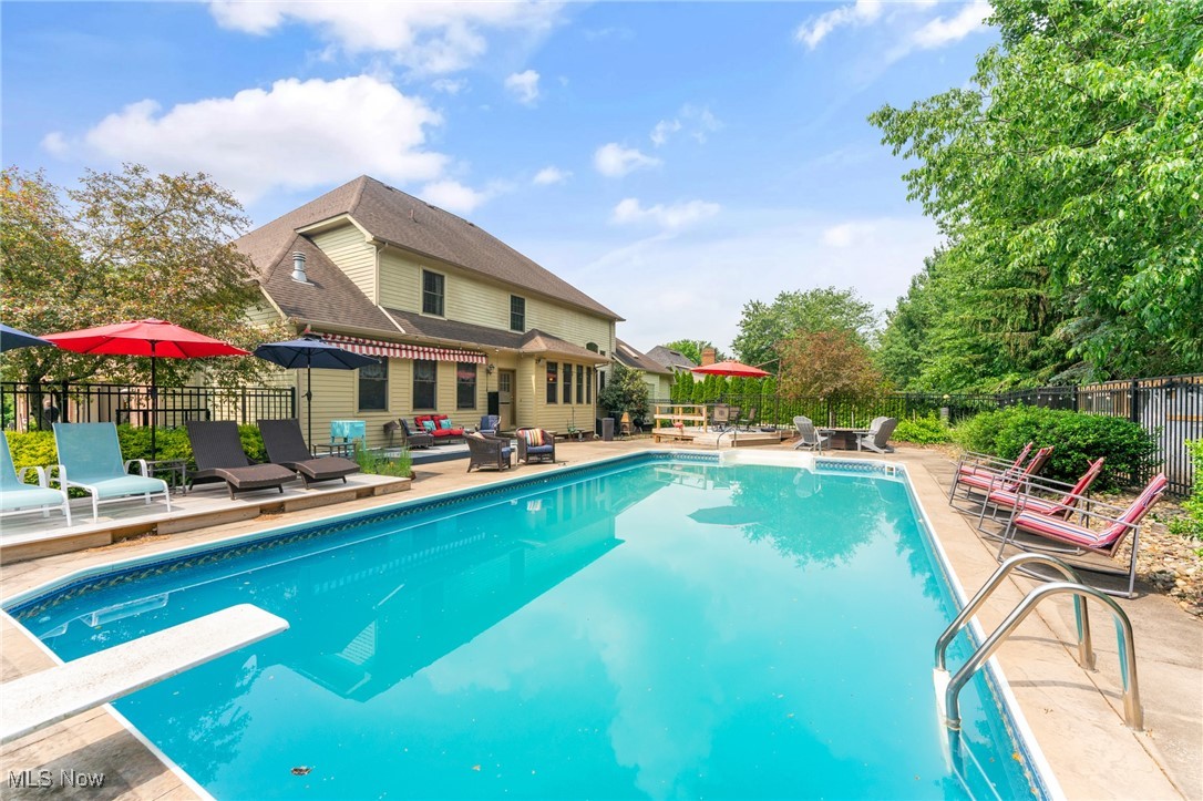 8905 South Street SE Warren OH 44484