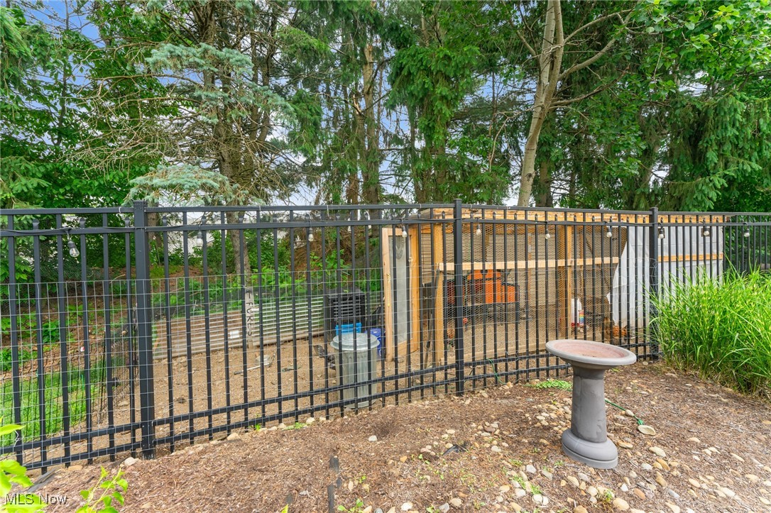 8905 South Street SE Warren OH 44484