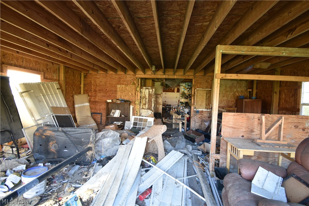 1438 S County Line Road Geneva OH 44041