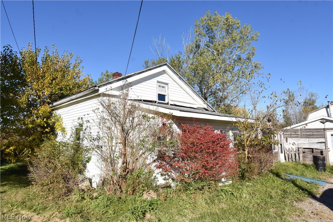 1438 S County Line Road Geneva OH 44041