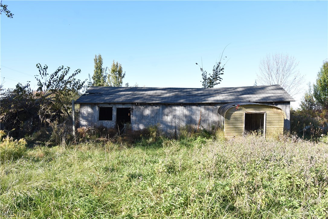 1438 S County Line Road Geneva OH 44041