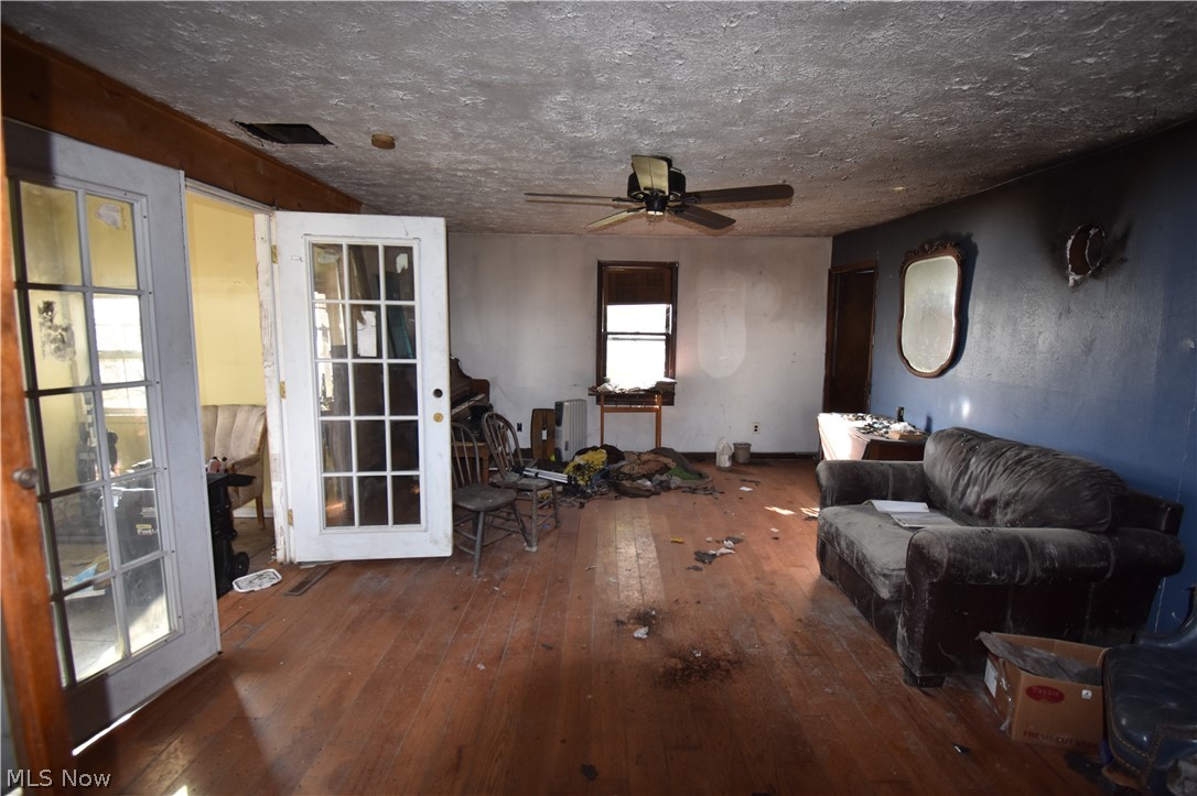 1438 S County Line Road Geneva OH 44041