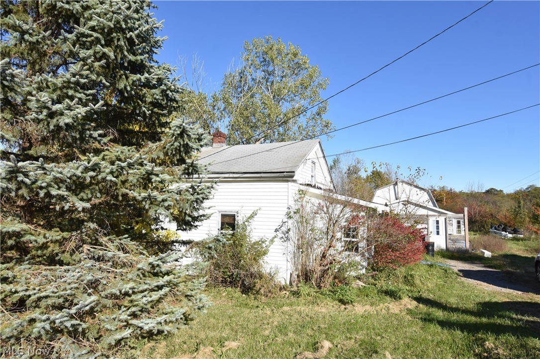 1438 S County Line Road Geneva OH 44041