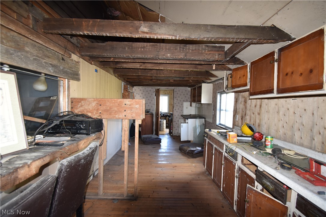 1438 S County Line Road Geneva OH 44041