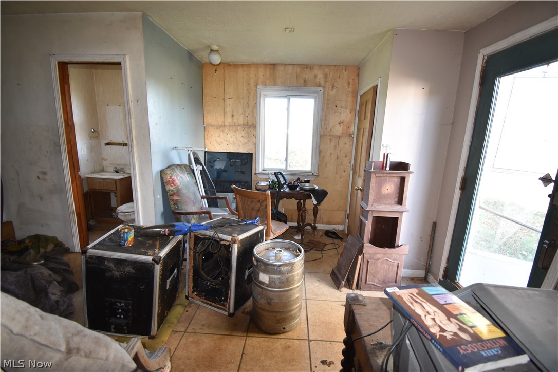 1438 S County Line Road Geneva OH 44041