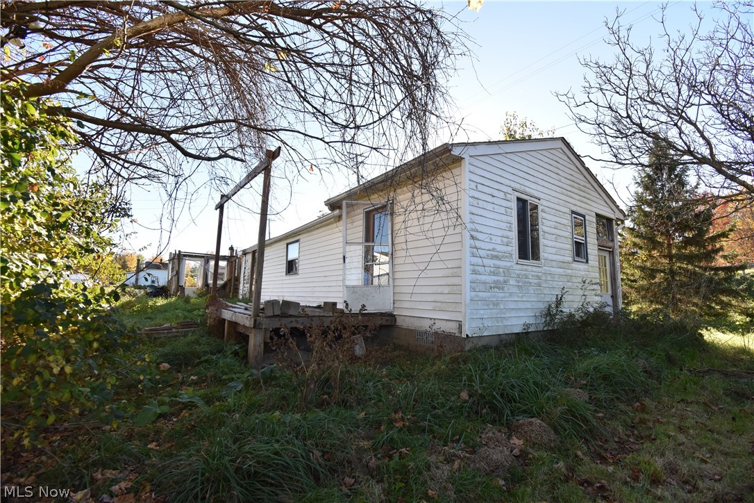 1438 S County Line Road Geneva OH 44041