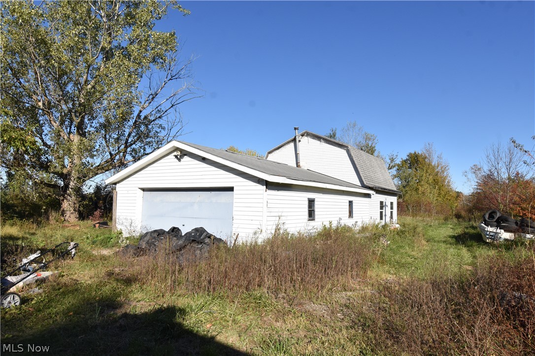 1438 S County Line Road Geneva OH 44041