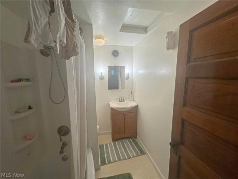 950 Snyder Street Akron OH 44307