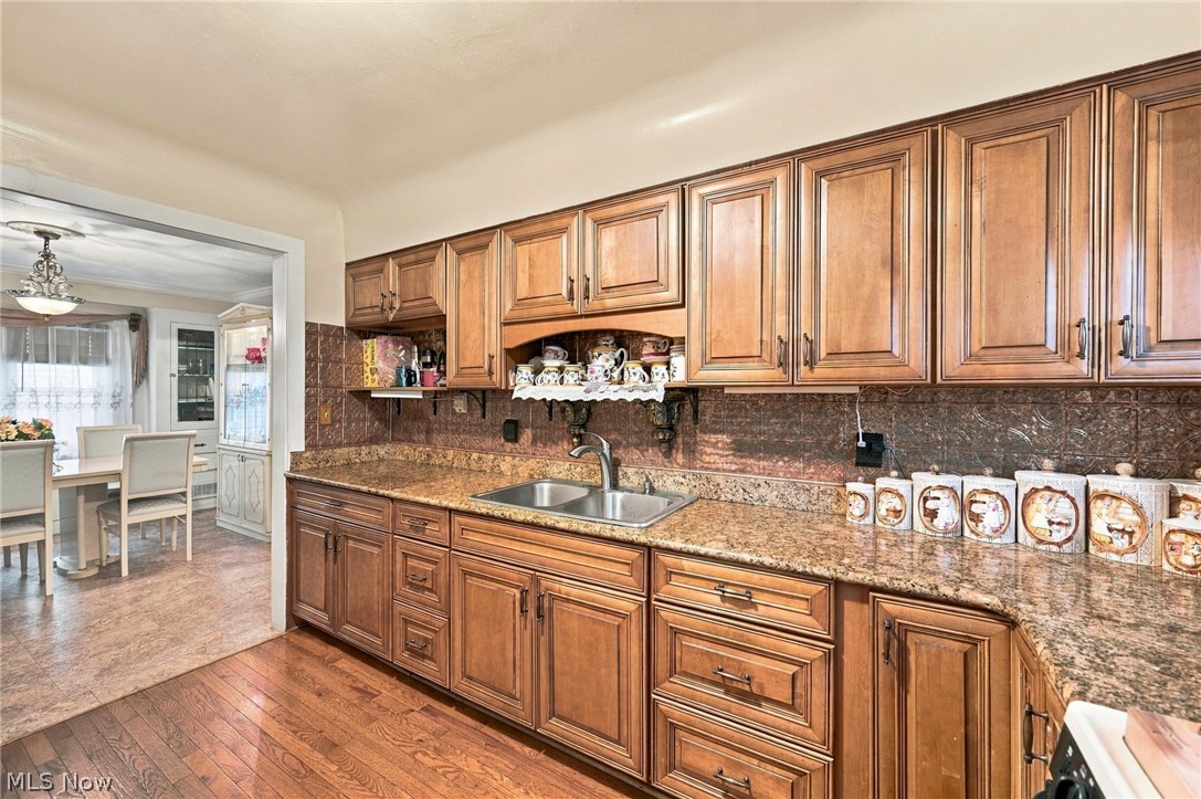 17816 Woodbury Avenue Cleveland OH 44135