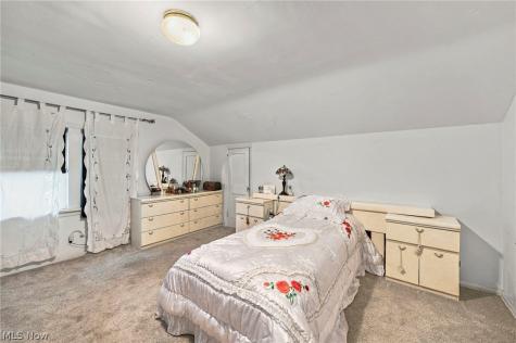 17816 Woodbury Avenue Cleveland OH 44135