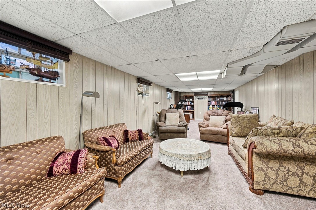 17816 Woodbury Avenue Cleveland OH 44135