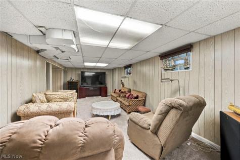 17816 Woodbury Avenue Cleveland OH 44135