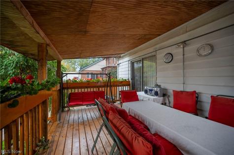 17816 Woodbury Avenue Cleveland OH 44135