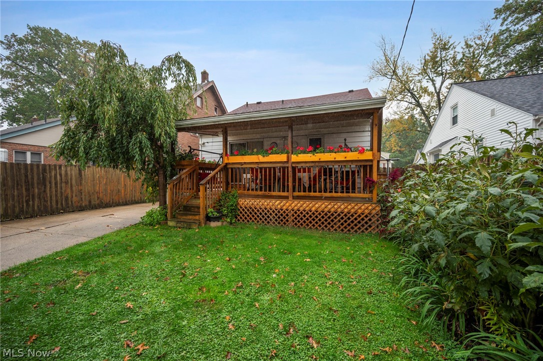 17816 Woodbury Avenue Cleveland OH 44135