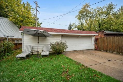 17816 Woodbury Avenue Cleveland OH 44135