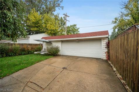 17816 Woodbury Avenue Cleveland OH 44135