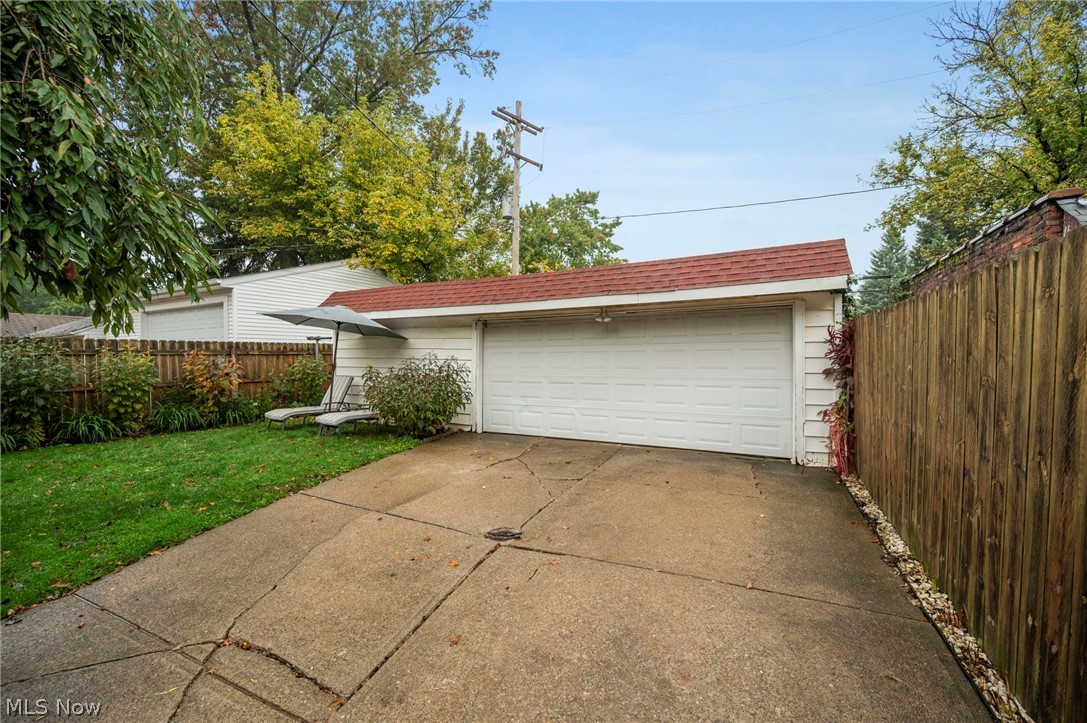 17816 Woodbury Avenue Cleveland OH 44135