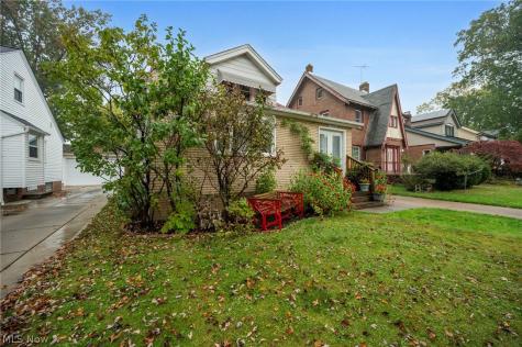17816 Woodbury Avenue Cleveland OH 44135