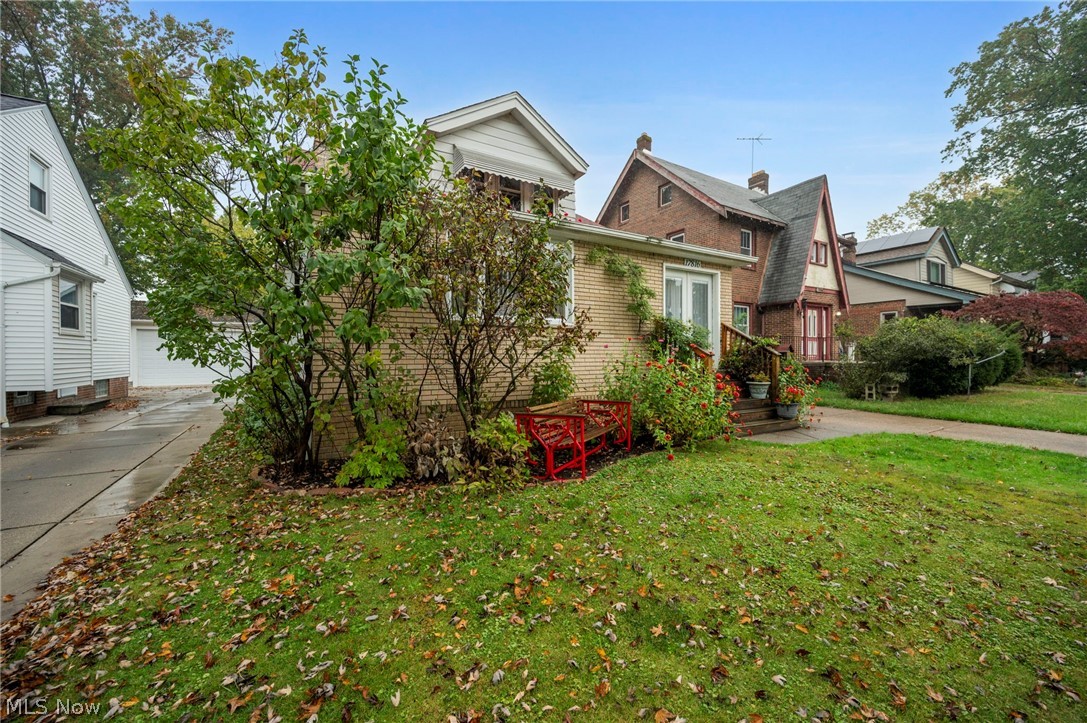 17816 Woodbury Avenue Cleveland OH 44135