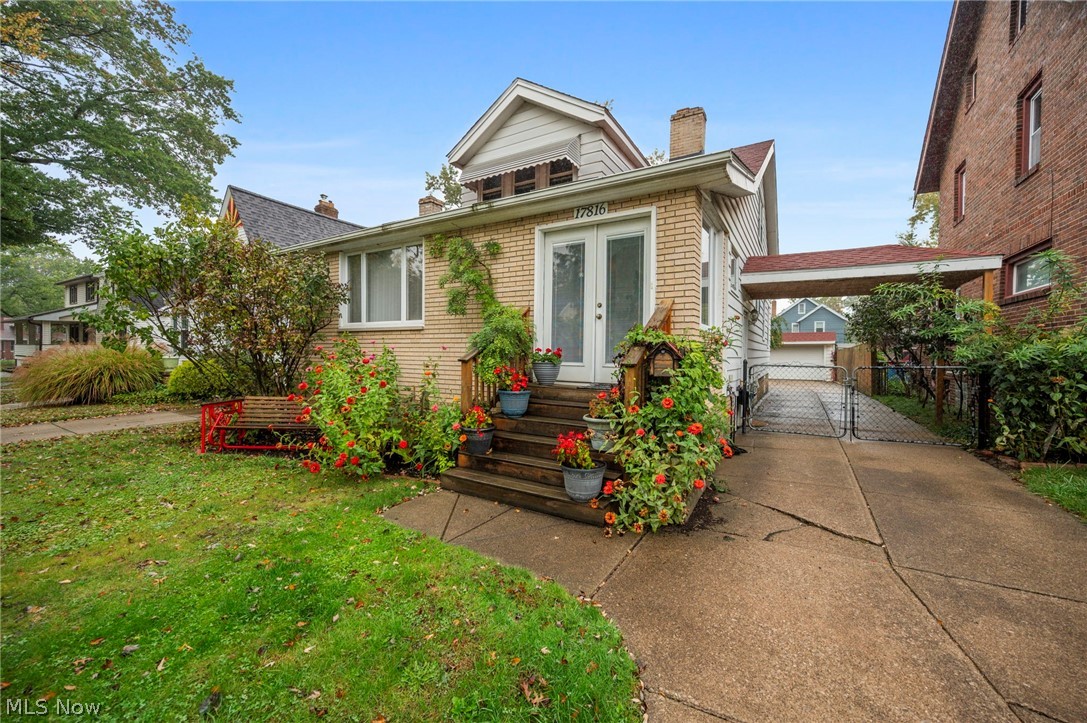 17816 Woodbury Avenue Cleveland OH 44135