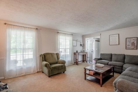280 Kennedy Street Louisville OH 44641