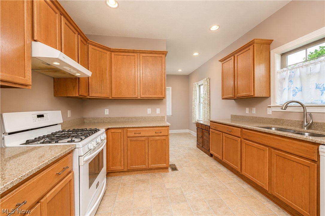 6981 Emerald Cove Avenue NW Canal Fulton OH 44614