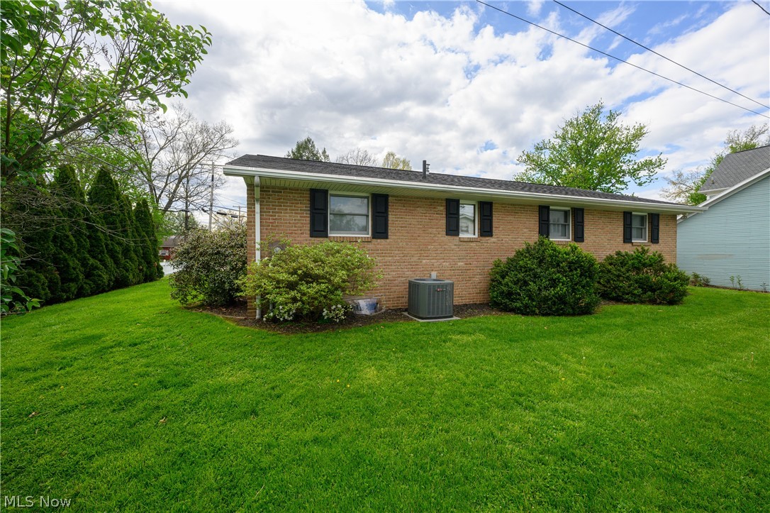 115 E 15th Street Dover OH 44622