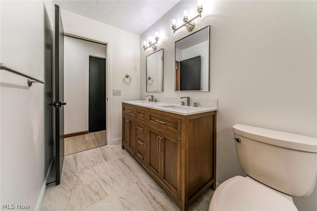 9917 Vienna Drive Parma OH 44130