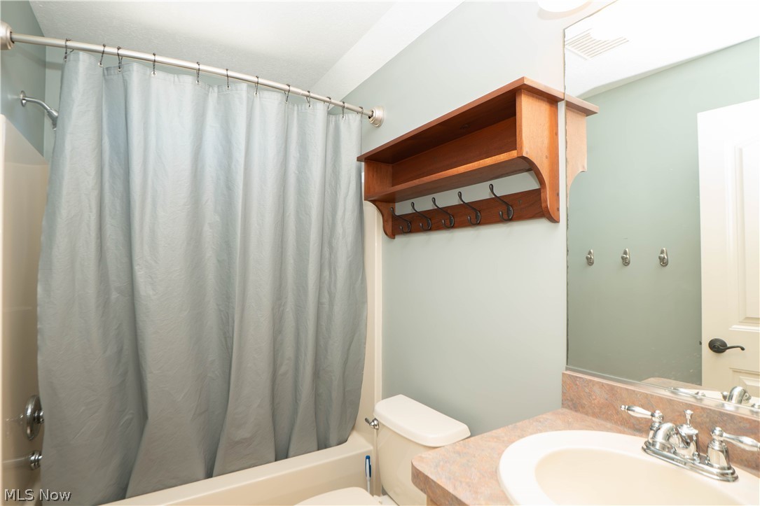 3304 Millwood Lane Uniontown OH 44685