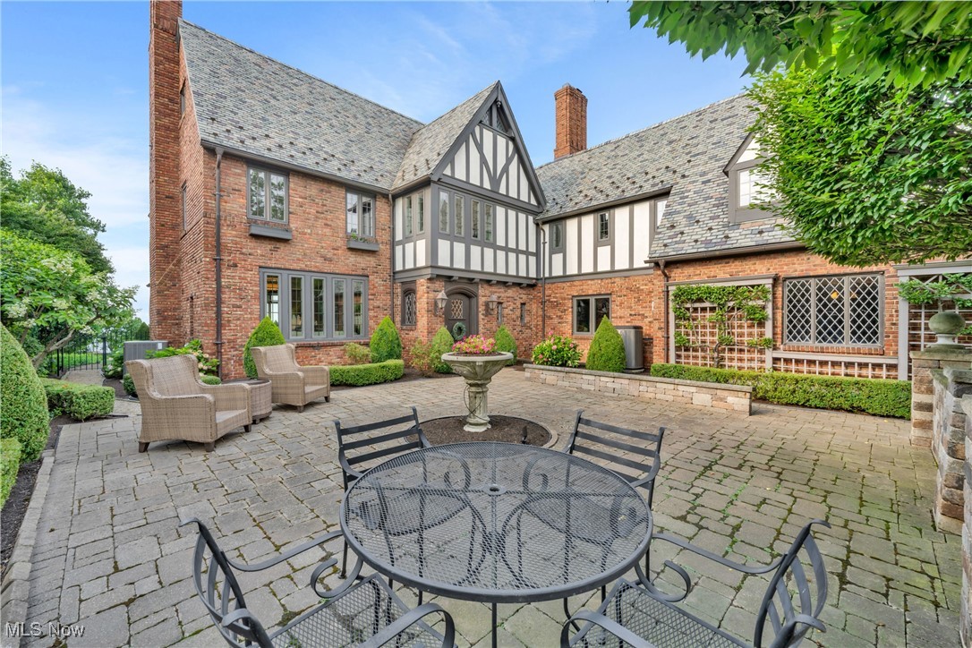 17852 Lake Road Lakewood OH 44107