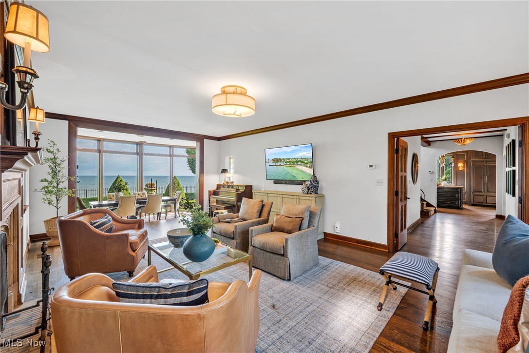 17852 Lake Road Lakewood OH 44107