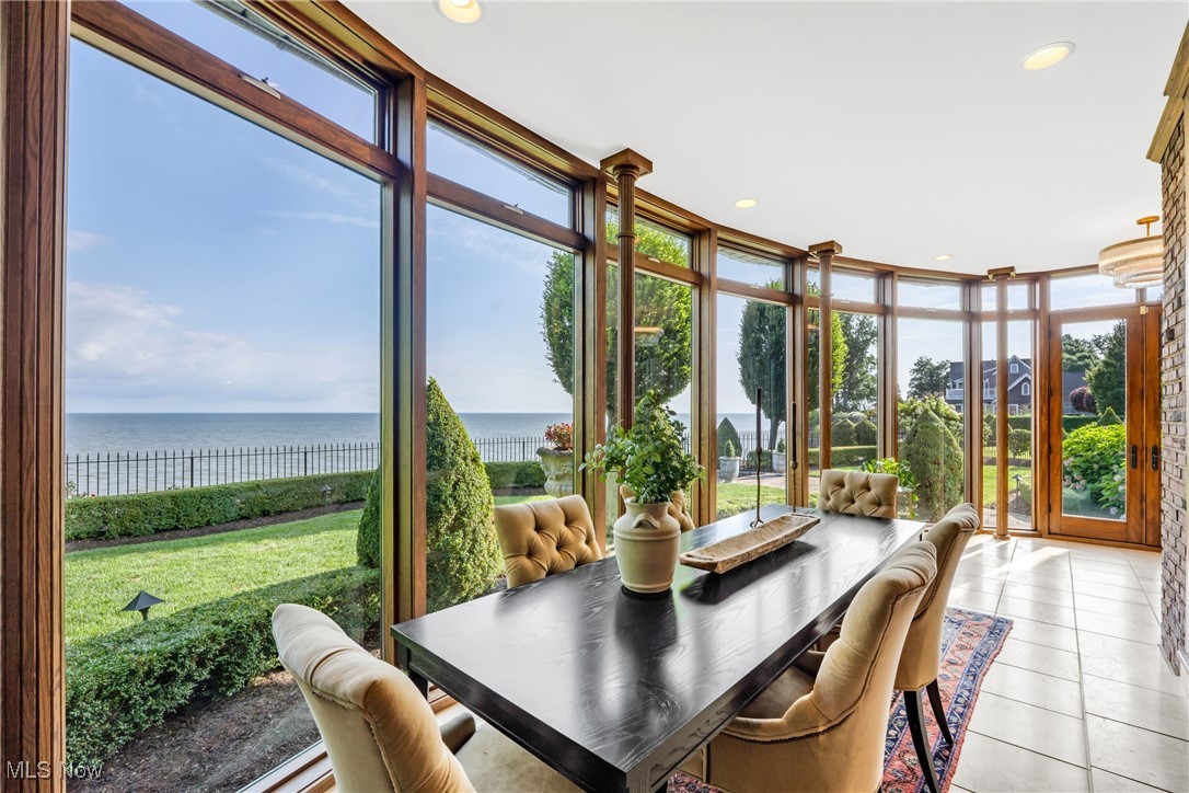 17852 Lake Road Lakewood OH 44107