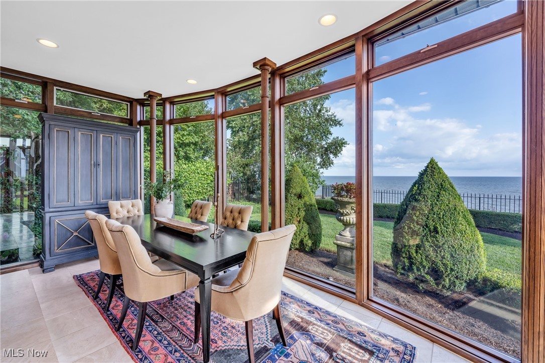 17852 Lake Road Lakewood OH 44107