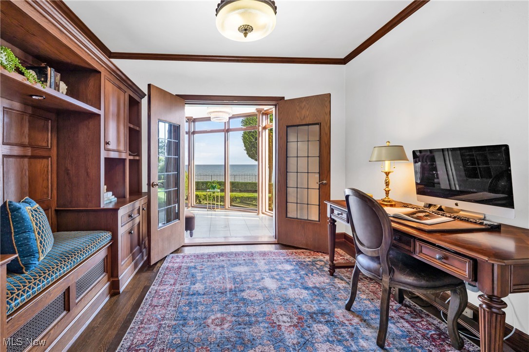 17852 Lake Road Lakewood OH 44107