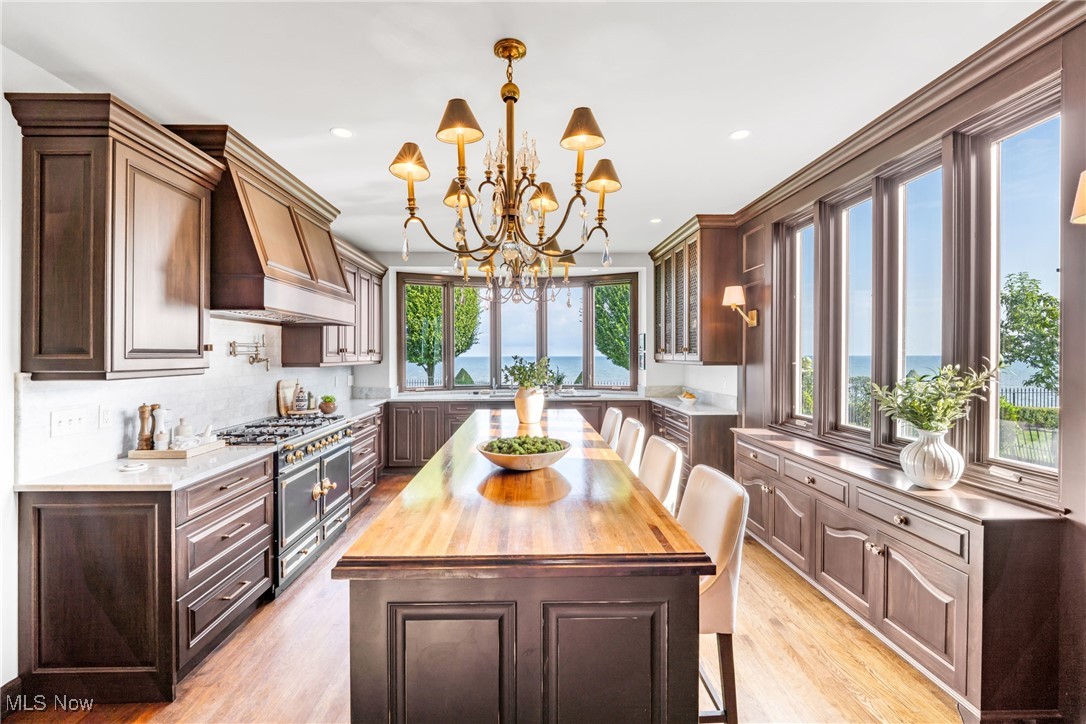 17852 Lake Road Lakewood OH 44107