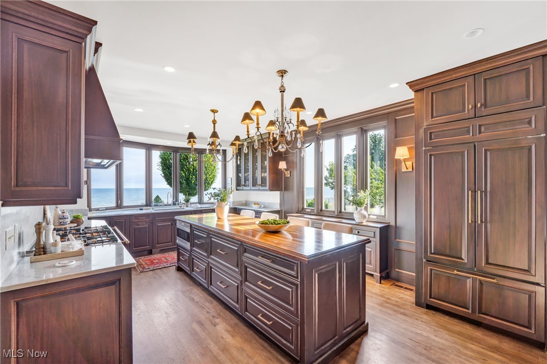 17852 Lake Road Lakewood OH 44107