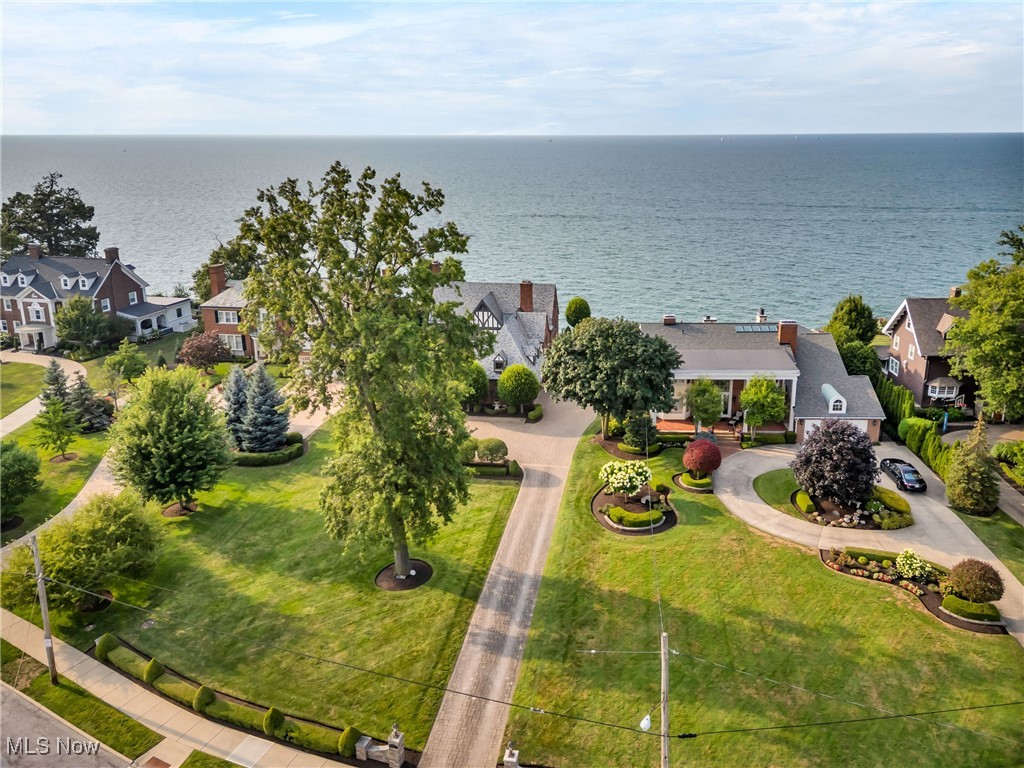 17852 Lake Road Lakewood OH 44107