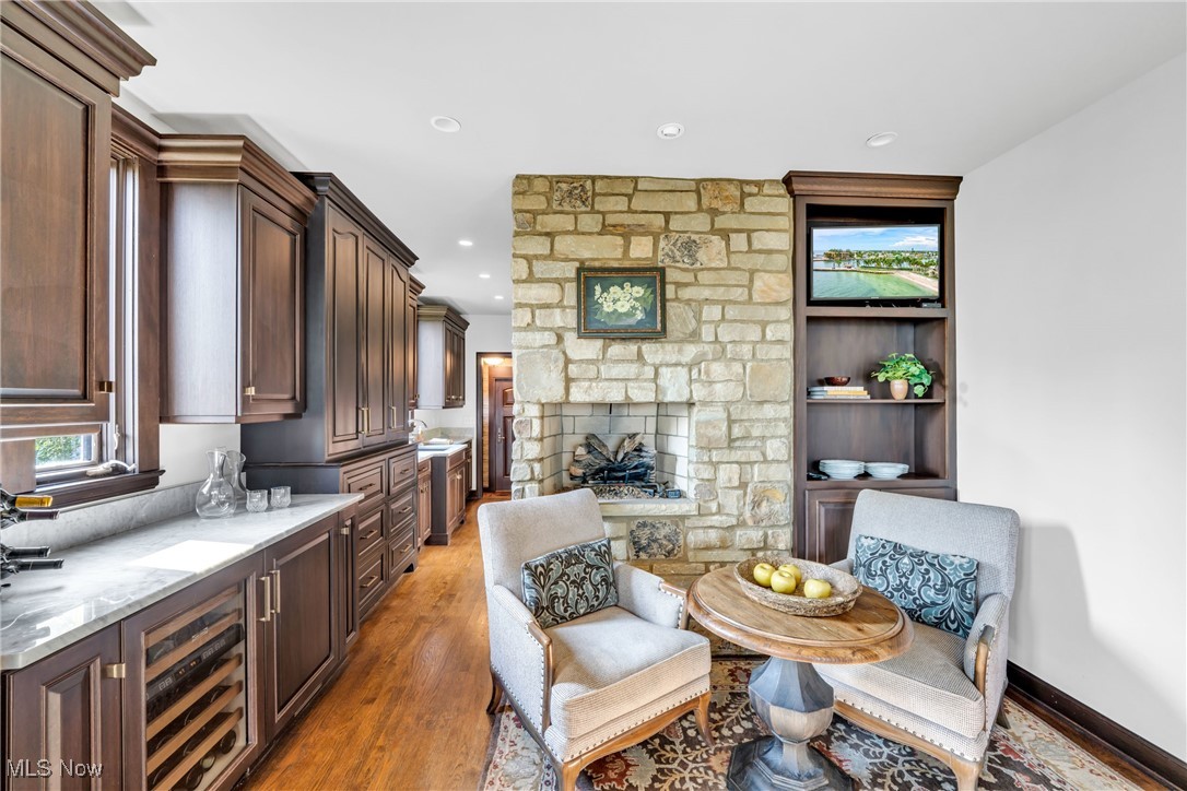 17852 Lake Road Lakewood OH 44107