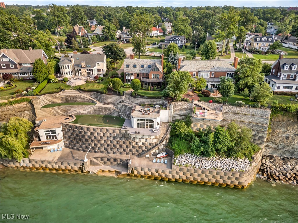 17852 Lake Road Lakewood OH 44107