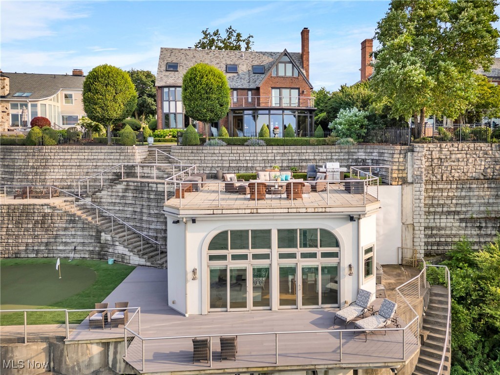 17852 Lake Road Lakewood OH 44107